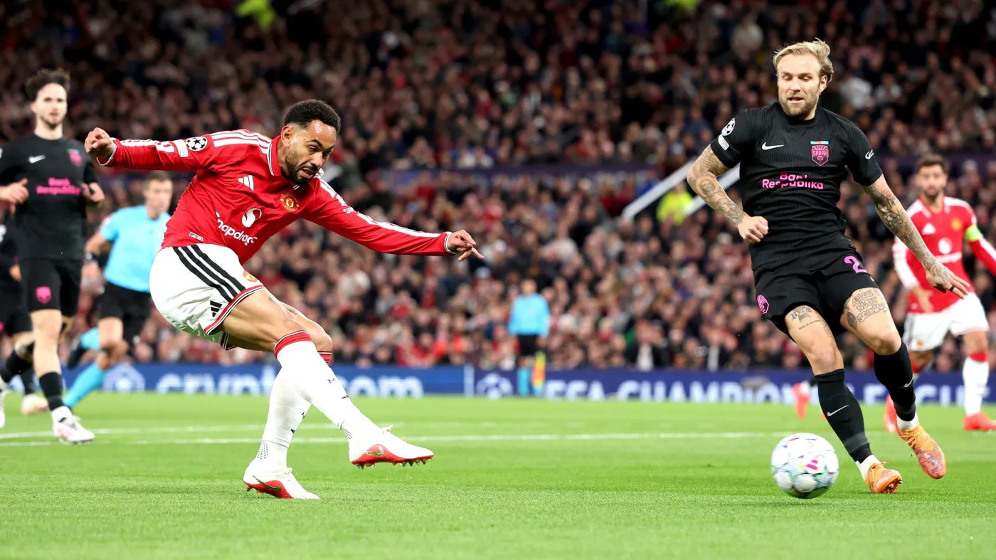 Puchacz rok temu kopał piłkę pod mostem. Dziś zagrał w Lidze Mistrzów na Old Trafford