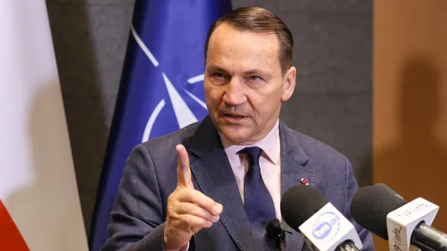 Sikorski: Kaczyński i PiS chcą Polexitu. Oni nigdy mentalnie nie weszli do Unii Europejskiej