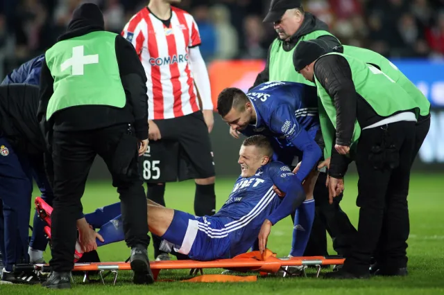 Ekstraklasa: Niepsuj zniesiony na noszach, Cracovia na tarczy. W Krakowie rządzi Wisła!