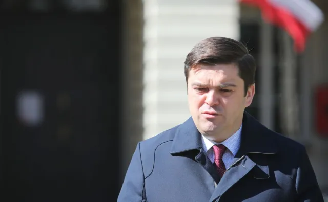 Ministerstwo Zdrowia: Ograniczyliśmy transmisję poziomą koronawirusa. Co to oznacza?