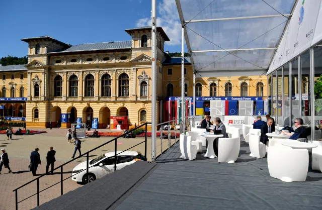 Forum Ekonomiczne w Krynicy przeniesione do Karpacza. Ze względu na koronawirusa