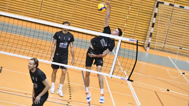 Stołeczni siatkarze z dwoma Michałami Kozłowskimi w składzie