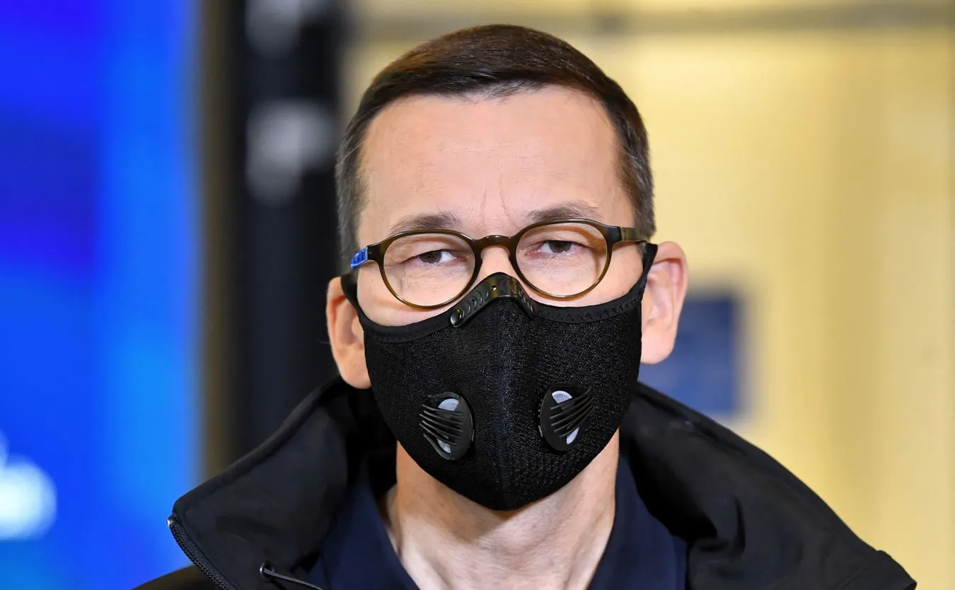 Premier: Apeluję do protestujących, żeby skupili gniew na mnie, nie osobach starszych [WIDEO]