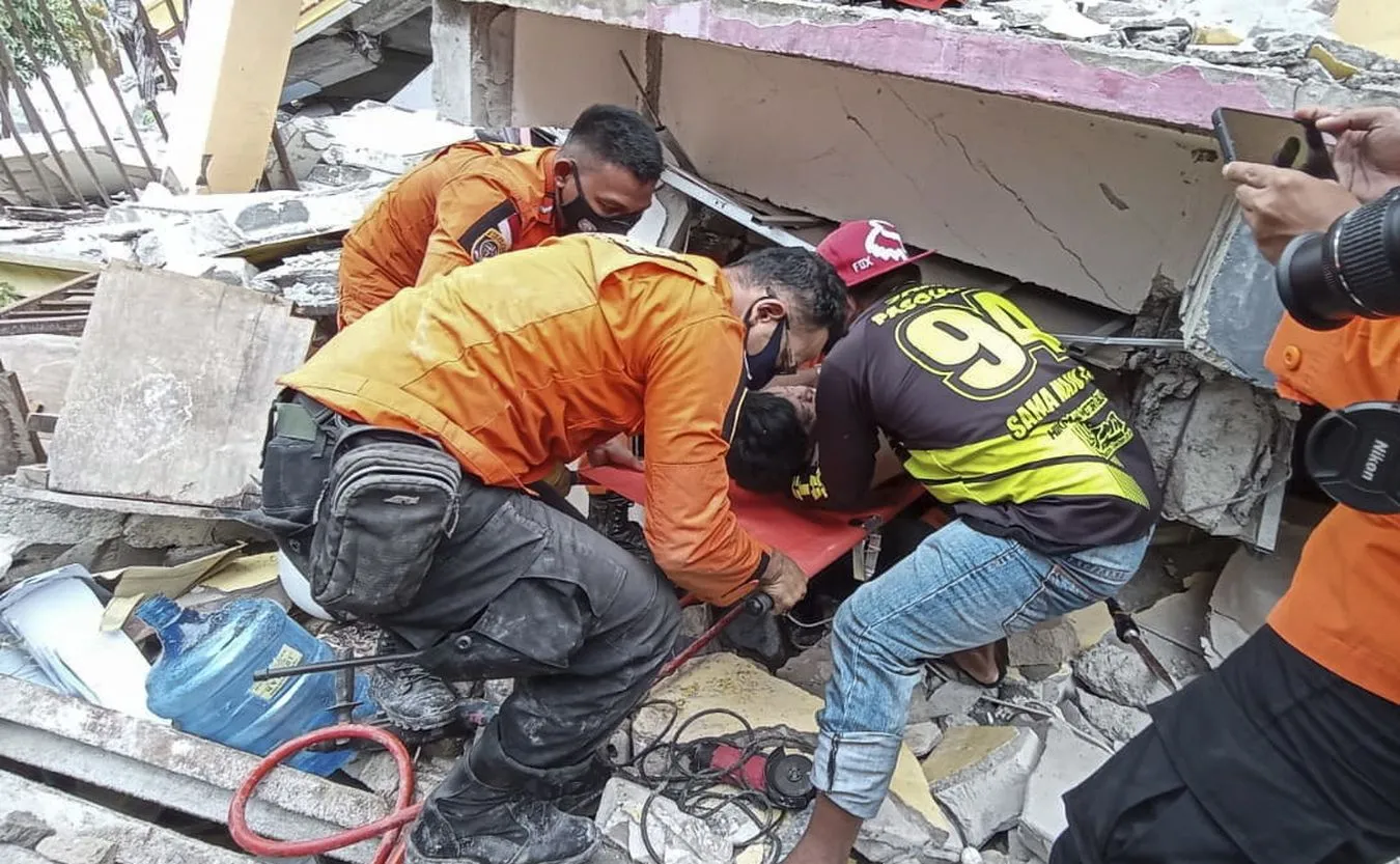 Trzęsienie ziemi na indonezyjskiej wyspie Celebes. Wiele ofiar śmiertelnych