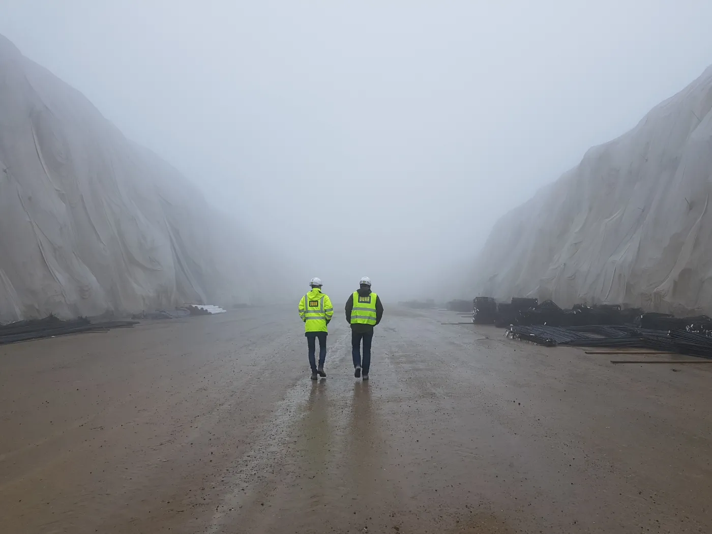 tunel-w-ciagu-drogi-ekspresowej-s3-na-dolnym-slasku-37221313.jpg