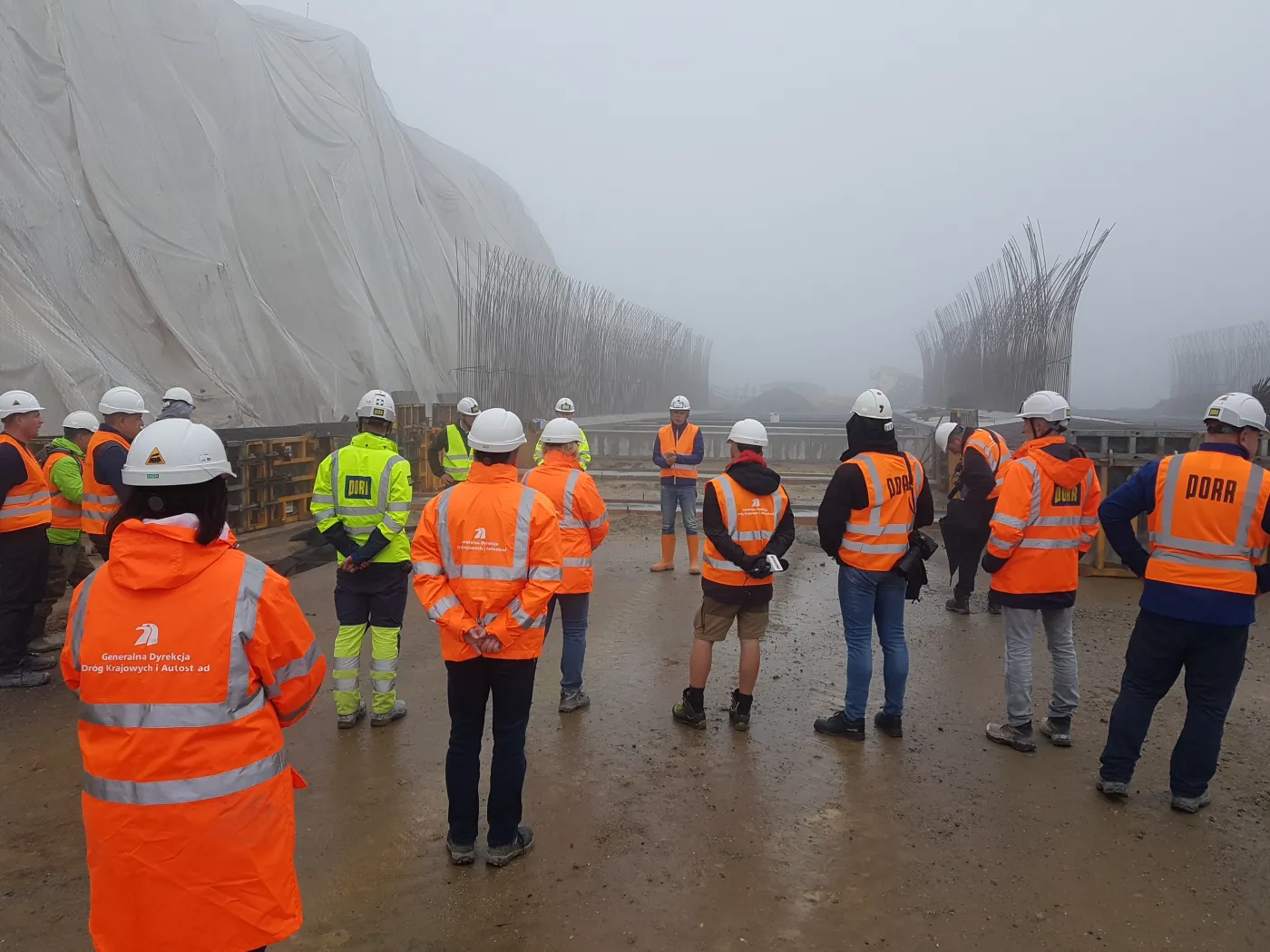 tunel-w-ciagu-drogi-ekspresowej-s3-na-dolnym-slasku-37221318.jpg