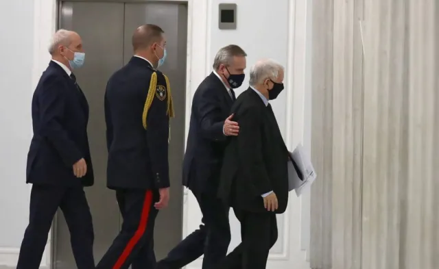 "Niemcy chcą budować IV Rzeszę". O czym mówił Kaczyński za zamkniętymi drzwiami?