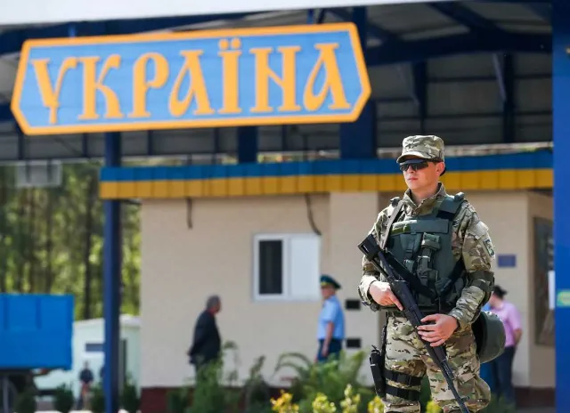 Ambasador Białorusi opuścił Ukrainę. Strażnik graniczny chciał wręczyć mu "30 srebrników"