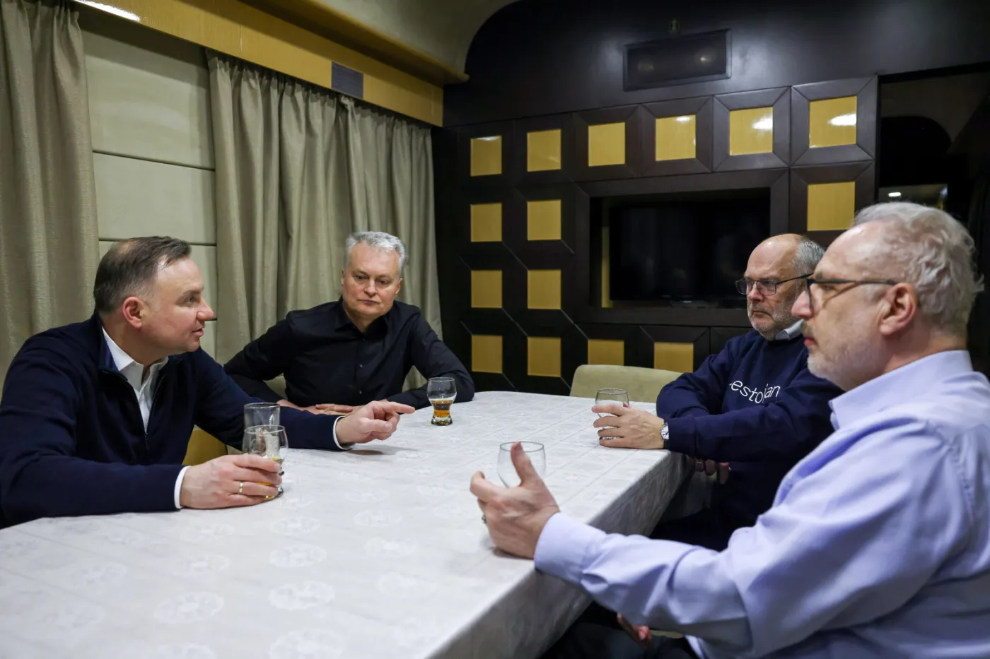 49. dzień wojny. Andrzej Duda i prezydenci Litwy, Łotwy i Estonii w Kijowie [RELACJA NA ŻYWO]