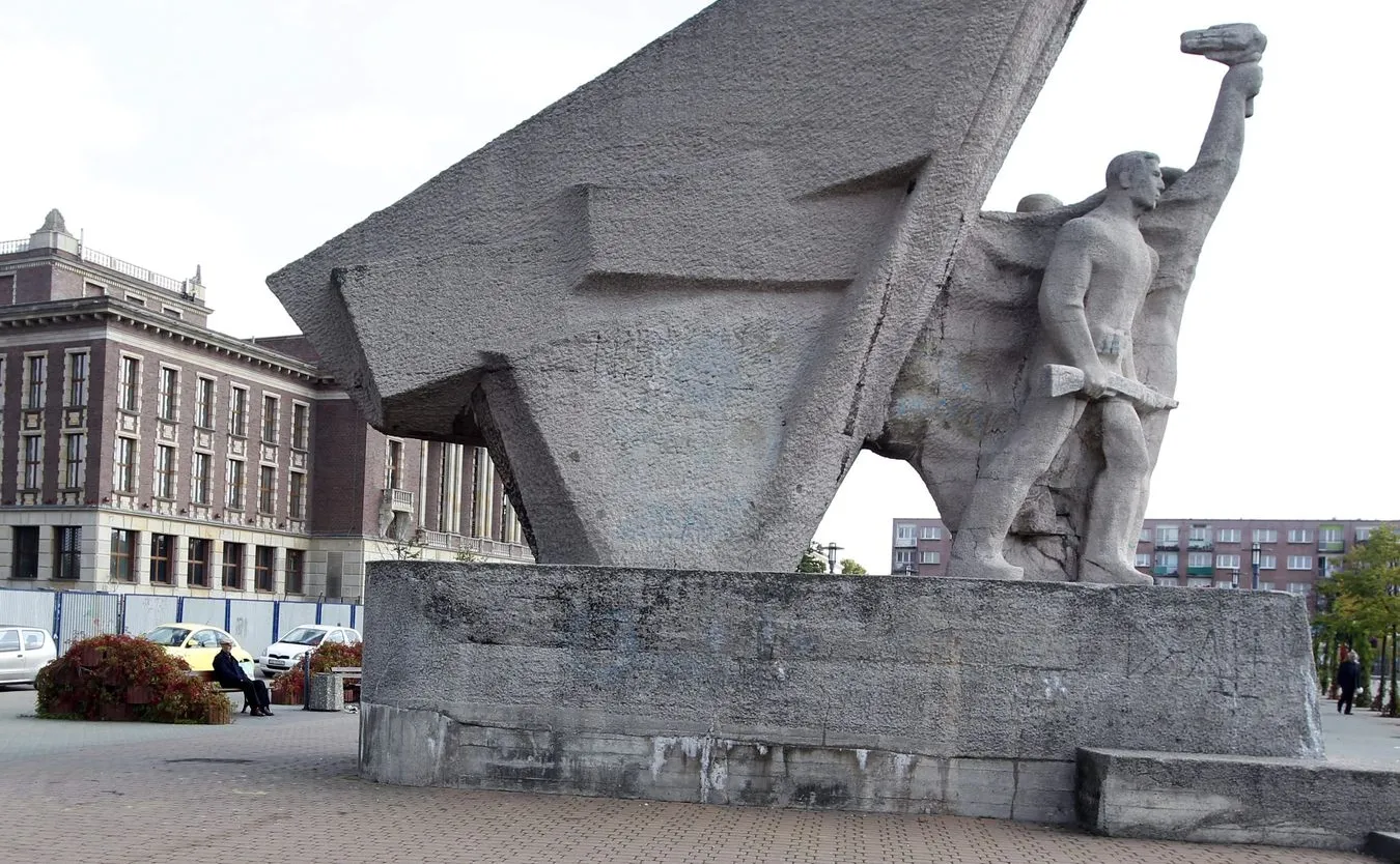 W Dąbrowie Górniczej zdemontują dwa pomniki ku czci żołnierzy Armii Czerwonej