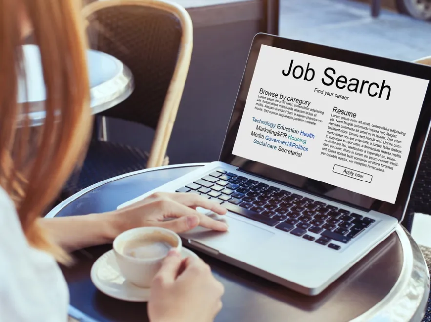 Polacy otwarci na przekwalifikowanie zawodowe. Oto, kto i dlaczego szuka dziś nowej pracy