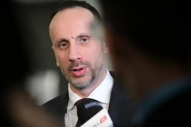 Neo-Nówka drwi z posła Kowalskiego: Janusz nie chciałbyś tak 15 minut przed naszym występem...