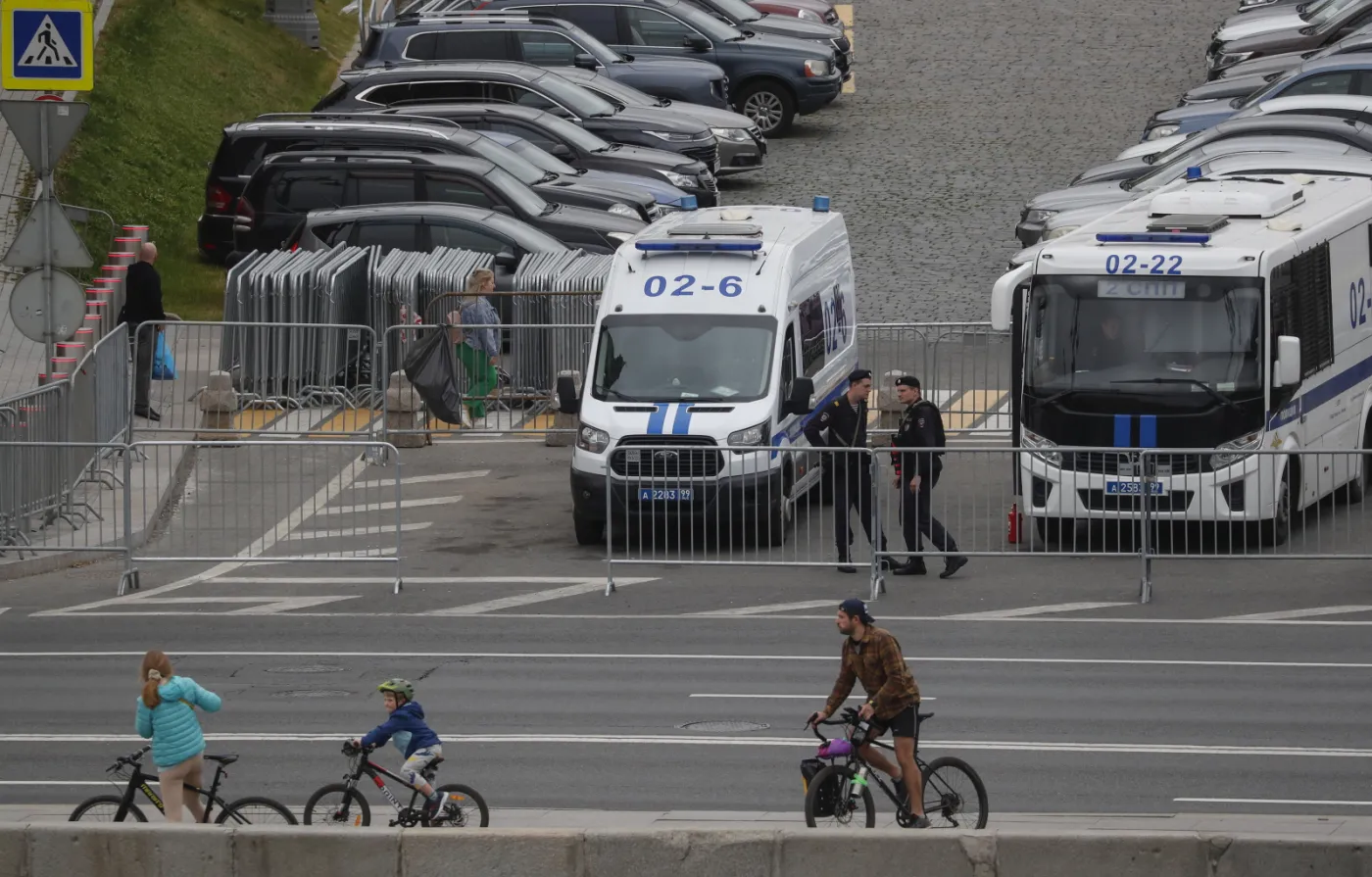 Służby antyterrorystyczne w Moskwie niedaleko Kremla