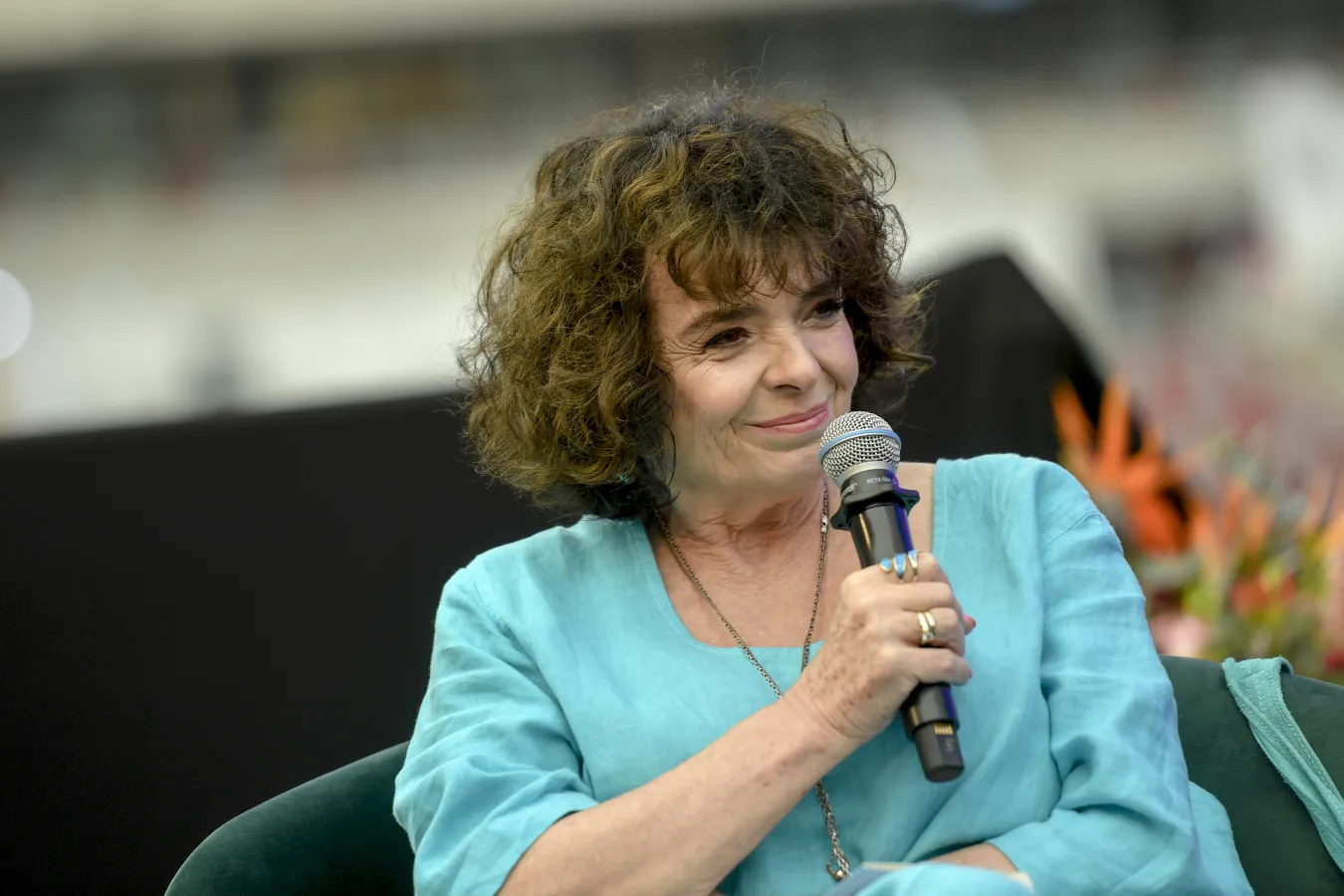 Katarzyna Grochola reaguje na debatę wyborczą TVP: Należę do bandy rudego