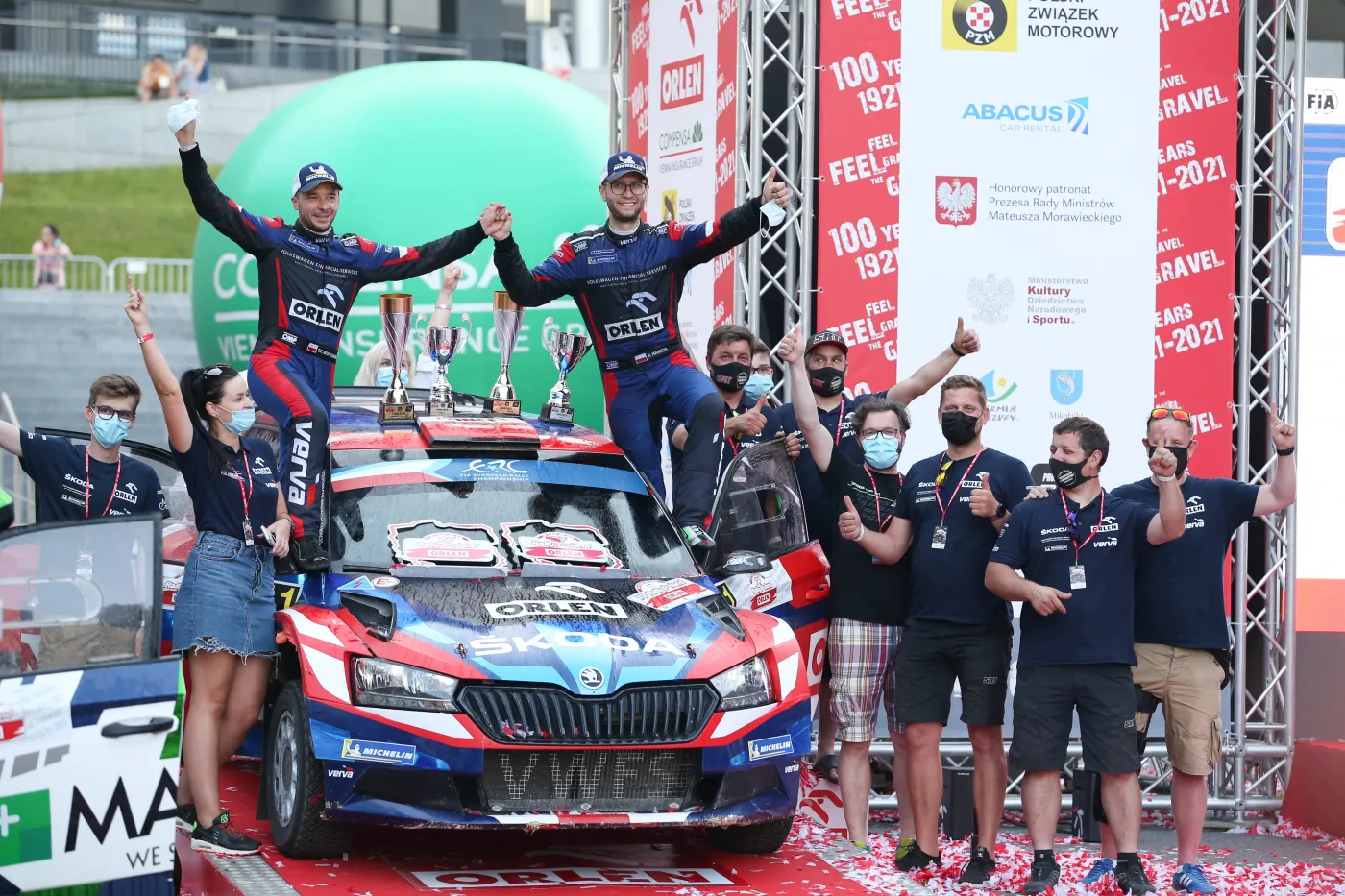 Mikołaj Marczyk z pilotem Szymonem Gospodarczykiem