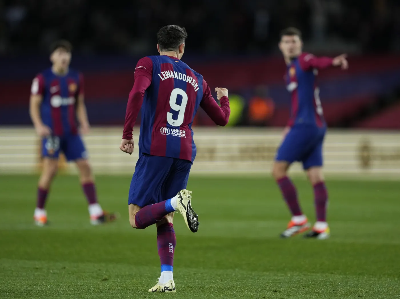 Lewandowski z golem, ale powinien strzelić dwa. Kompromitacja Barcelony [WIDEO]