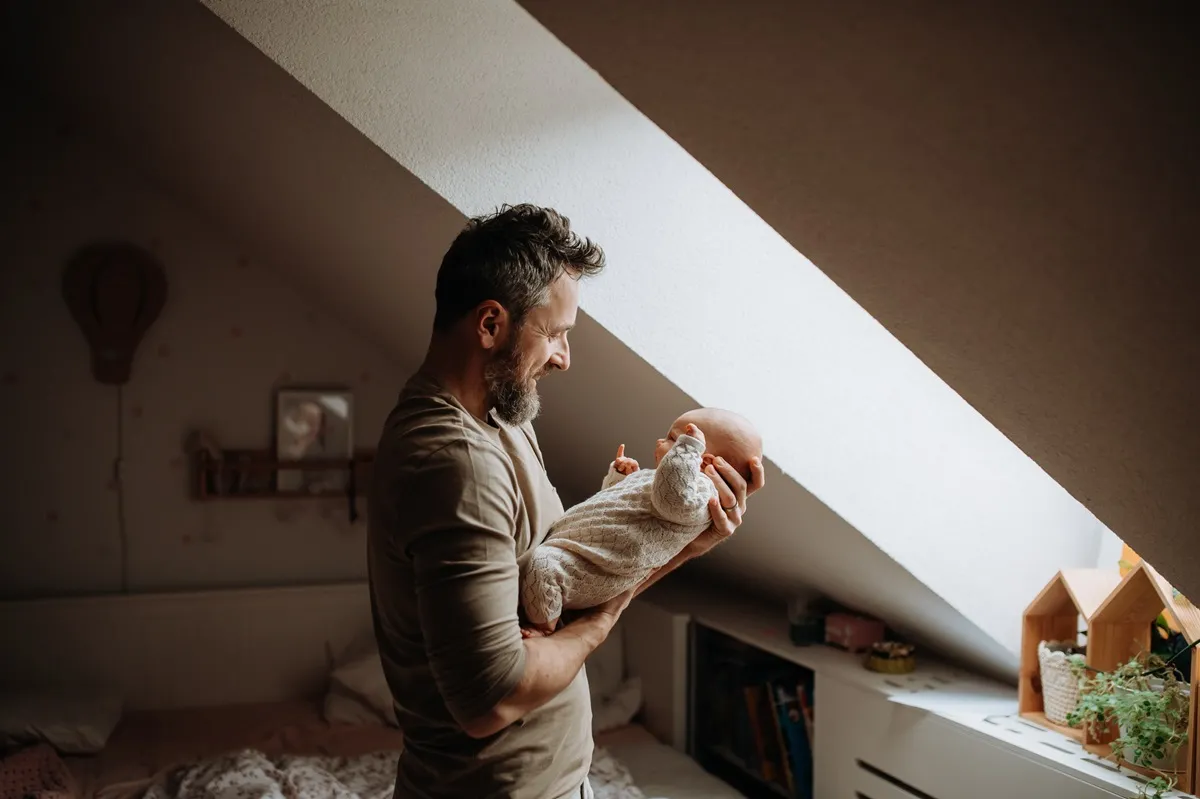 Urlop tacierzyński i urlop ojcowski w 2026 r. To nie to samo. Czym się różnią?