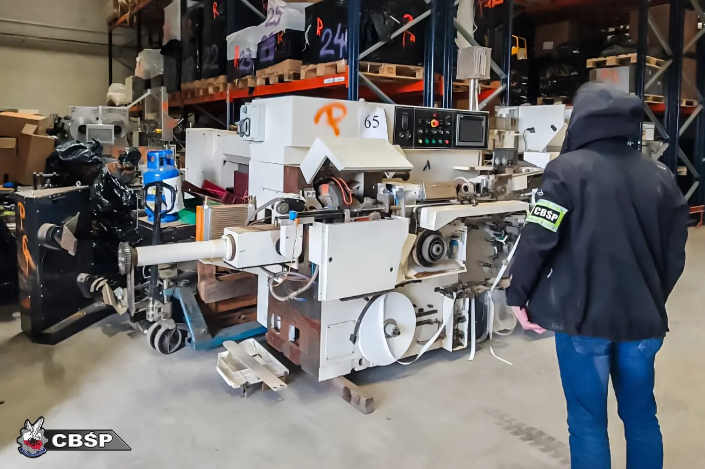 Towar wart 26 milionów wywieźli dziesięcioma tirami. Wielka akcja CBŚP