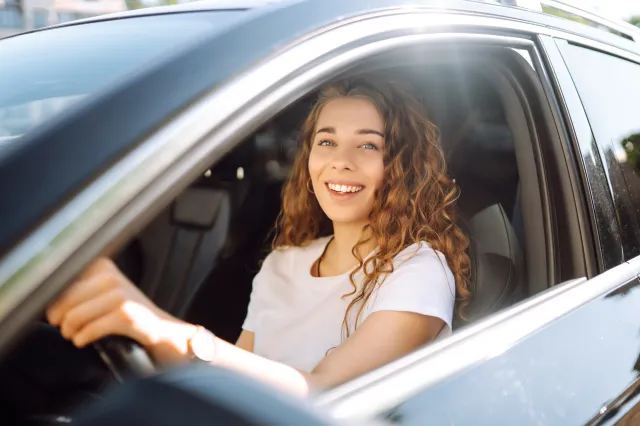 Prowadzisz auto w soczewkach kontaktowych? Może grozić ci mandat do 5 tys. zł i utrata uprawnień