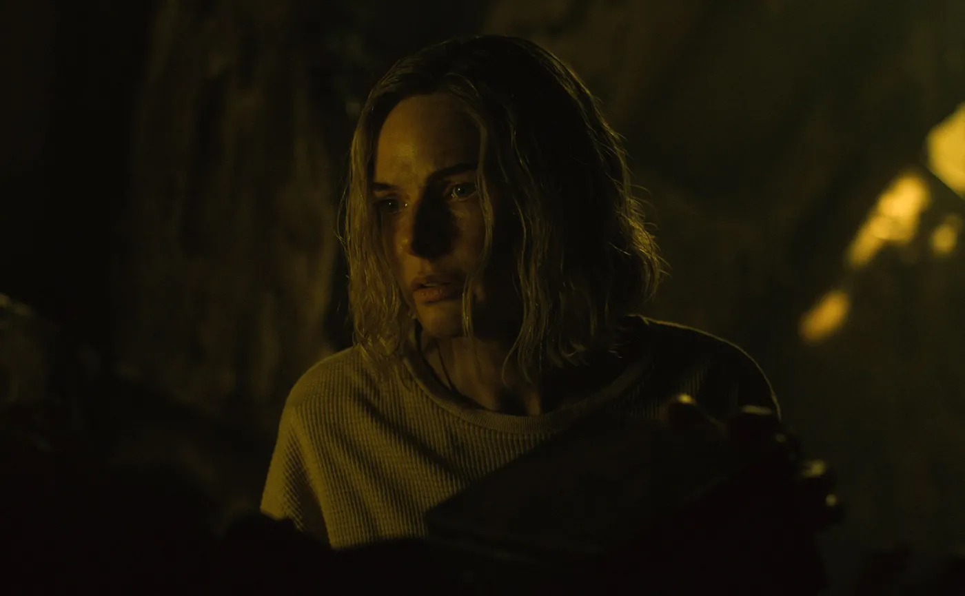 Rebecca Ferguson w 9. odcinku 2. sezonu serialu "Silos"