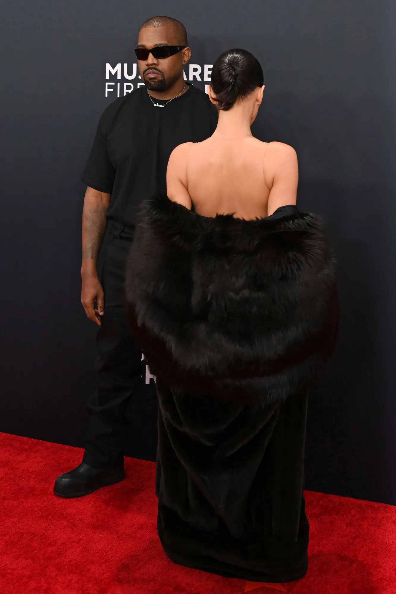 Bianca Censori, żona Kanye Westa, wywołała skandal podczas 67. ceremonia wręczenia nagród Grammy