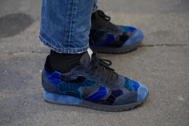 Najmodniejsze sneakersy na wiosnę 2025. Modele, które zaleją ulice miast