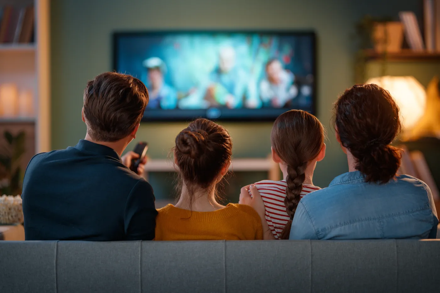Wielkanoc 2025 w TV. Co warto zobaczyć w Wielkanoc w telewizji? [PROGRAM TELEWIZYJNY 20.04]