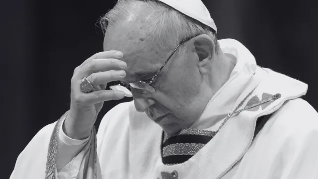 Dlaczego Pierścień Rybaka jest niszczony po śmierci papieża? Jest ważny powód