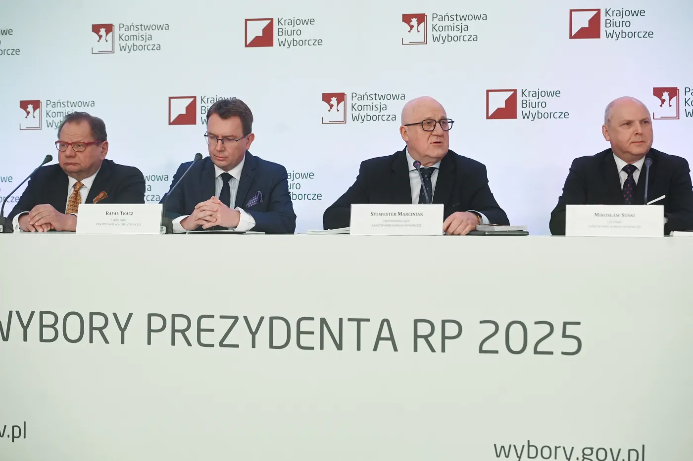 Podczas konferencji przedstawicieli PKW podano informację o incydentach w lokalach wyborczych