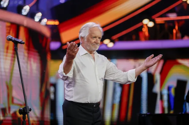 Andrzej Seweryn w Opolu zaśpiewał hit Maryli Rodowicz. Fani grzmią [WIDEO]