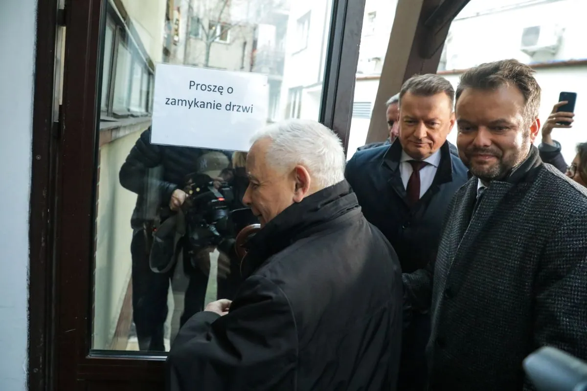 Gorąco w PiS. Pilne zebranie kierownictwa partii