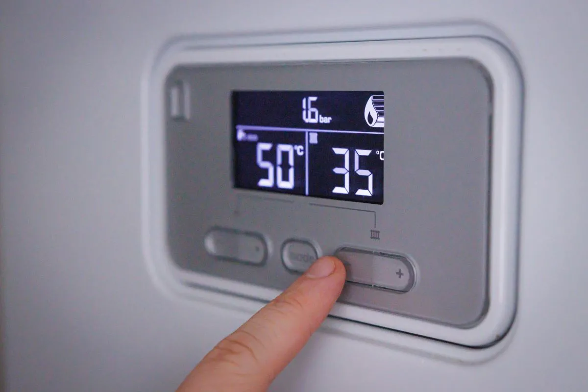 Wyświetlacz, panel sterowania na kotle elektrycznym 