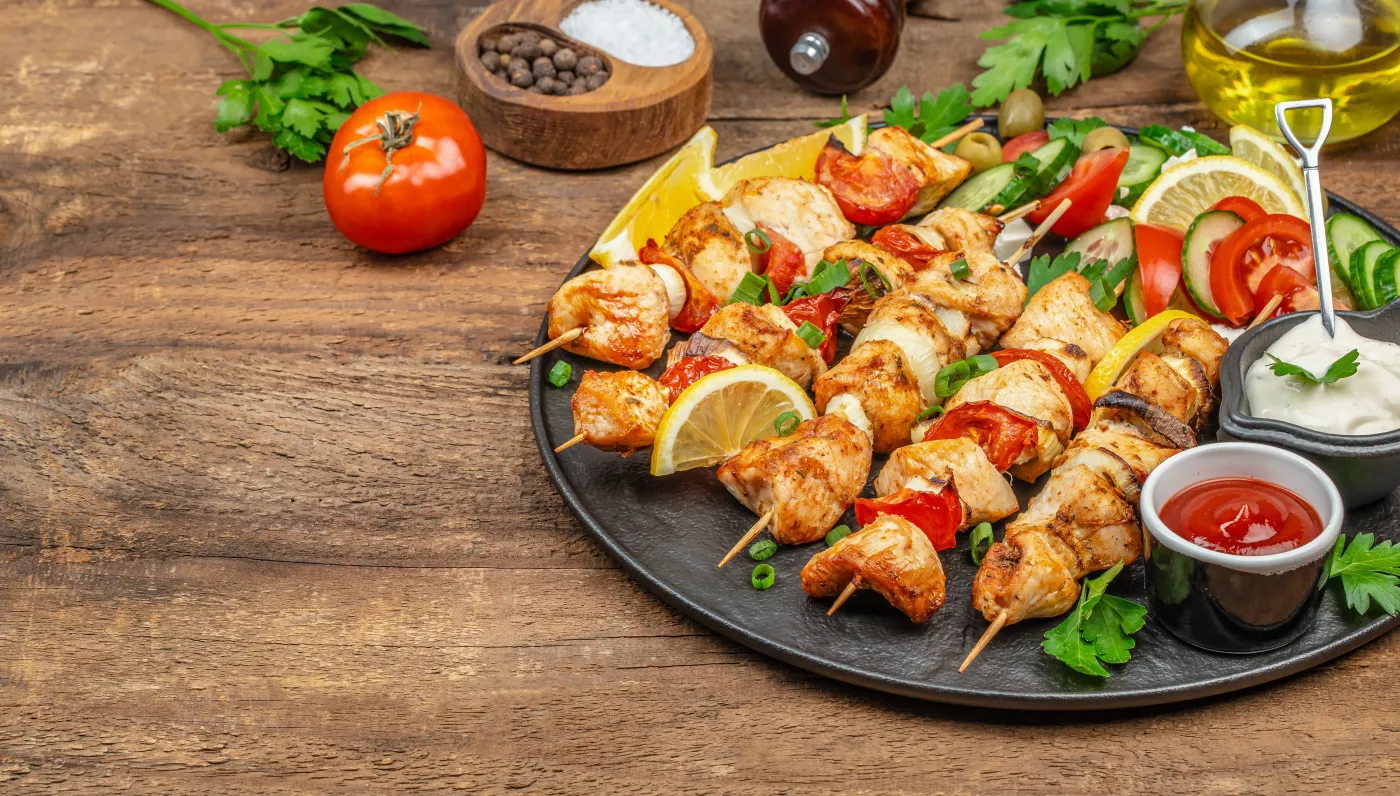 15-minutowe szaszłyki na karnawałowe przyjęcie. Pyszne, proste i mają mało kalorii
