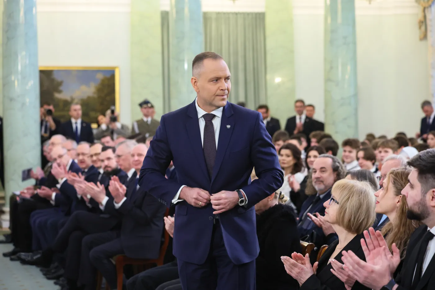 SAFE - najważniejsza decyzja Nawrockiego. "Rozdarty między lojalnością do PiS i racją stanu"