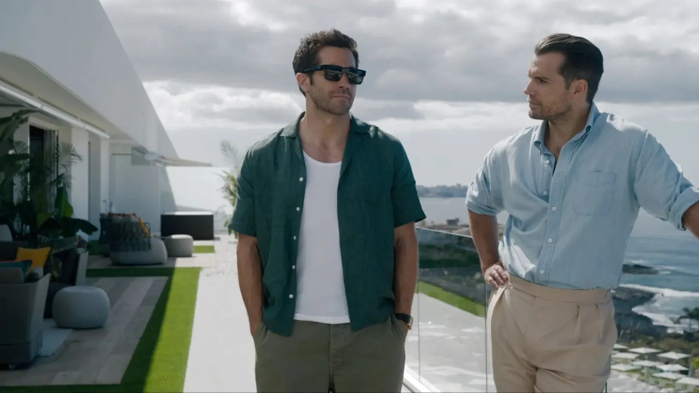 Jake Gyllenhaal i Henry Cavill w serialu "Zawodowcy"