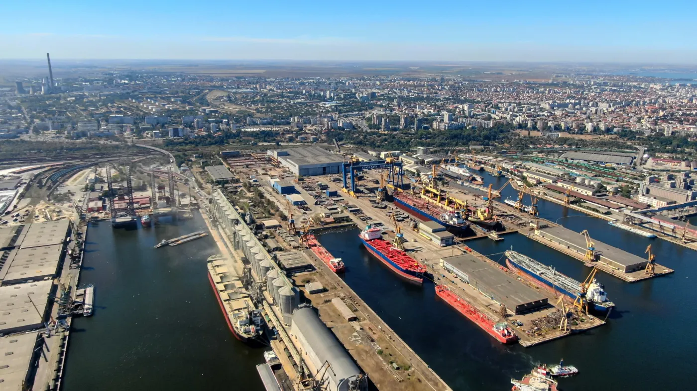 Port,Ship,Shipyard,Harbour,Constanta,Romania,Cargoships
