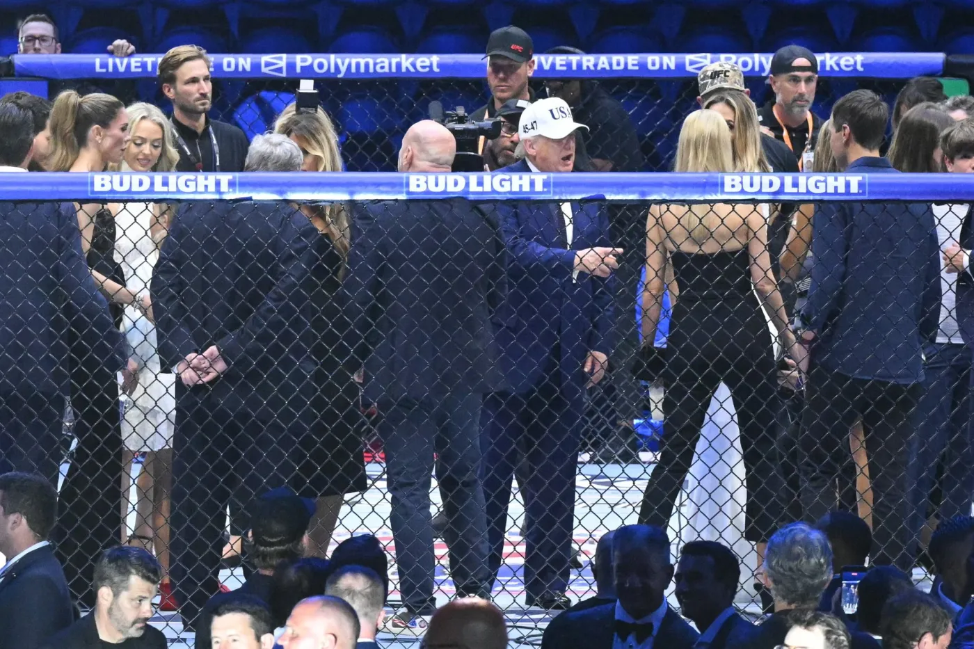 donald-trump-wszedl-do-klatki-gala-ufc-w-bialym-domu-39172439.jpg