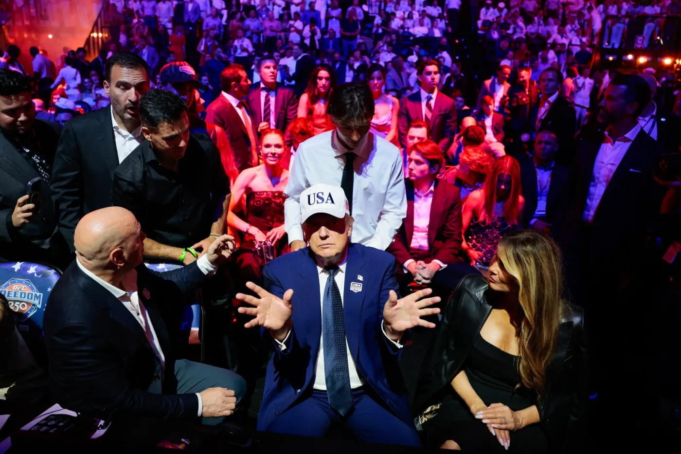 donald-trump-wszedl-do-klatki-gala-ufc-w-bialym-domu-39172459.jpg