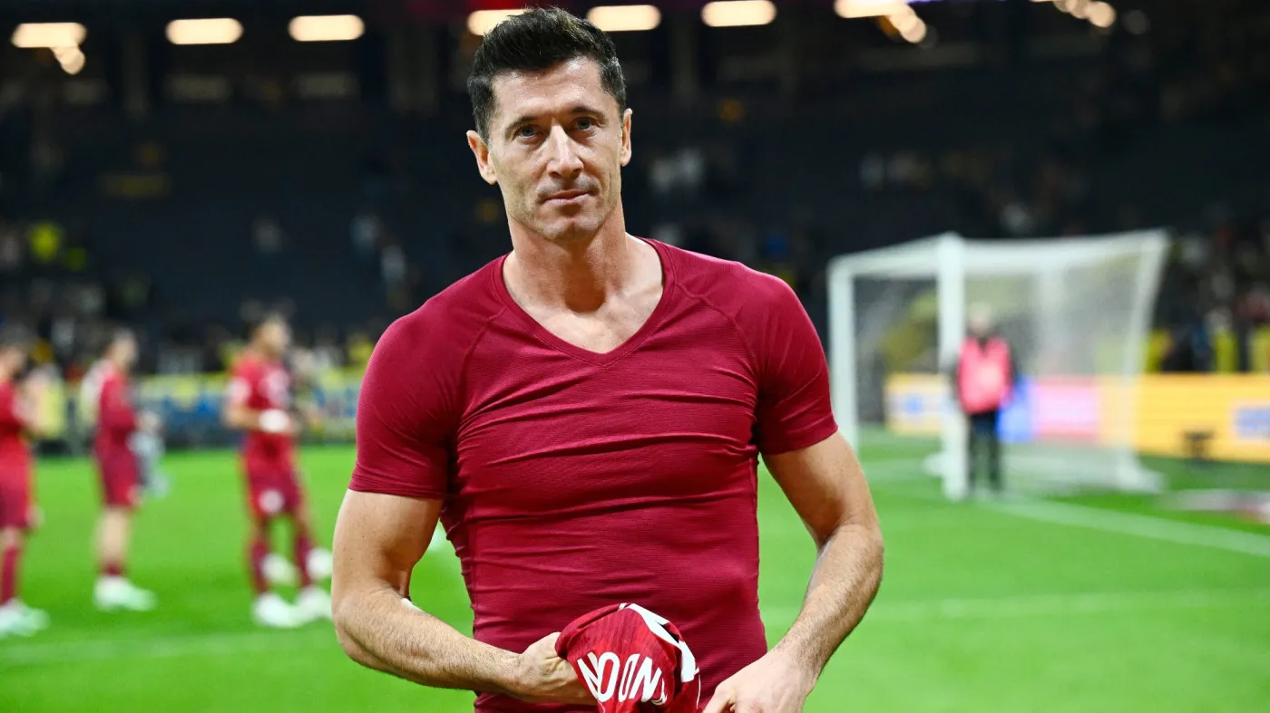 Tak Lewandowski zachował się po meczu ze Szwecją. Jego zachowanie wywołało szok na twarzy kibica