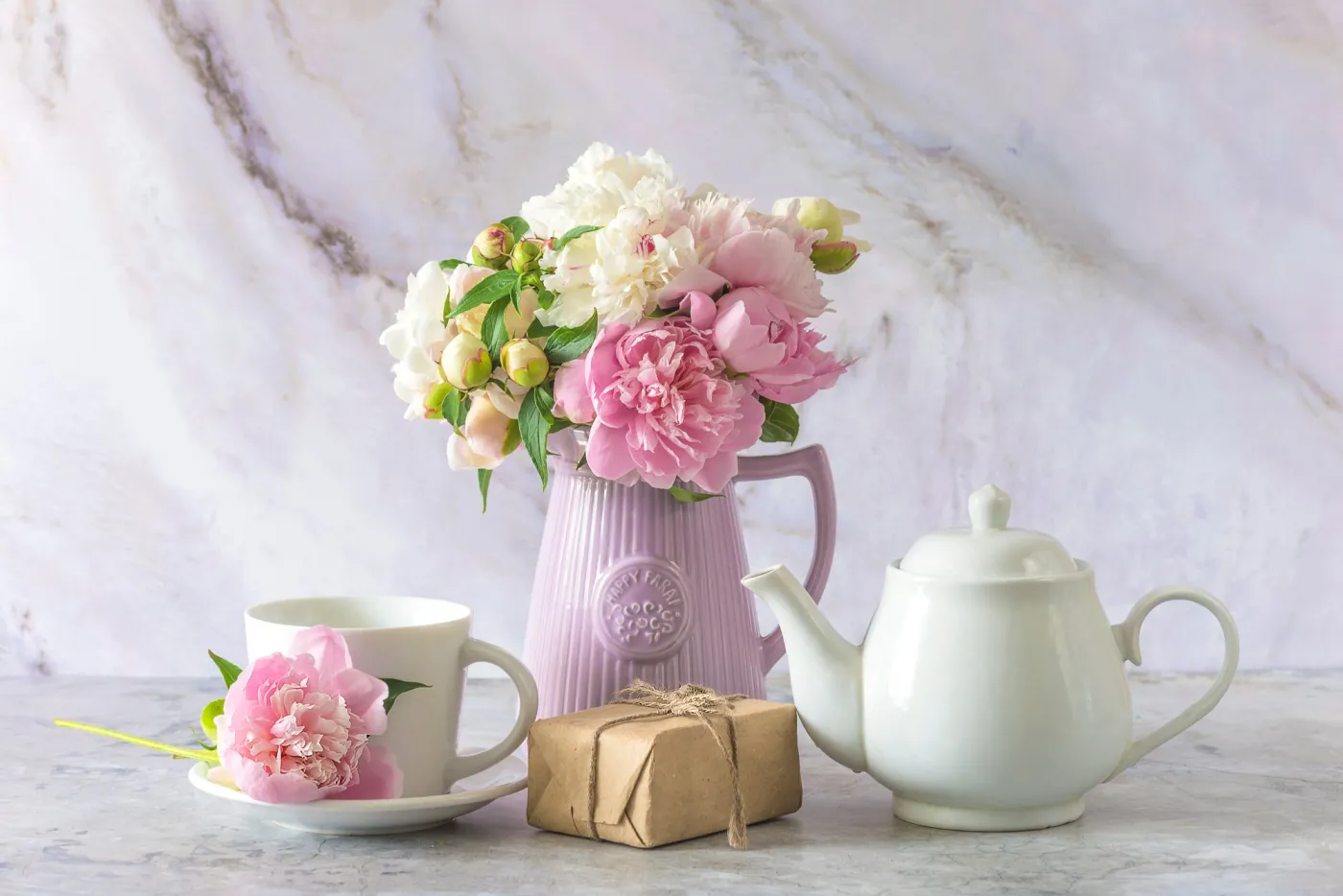 White,Tea,Pot,,Cup,Of,Tea,,Craft,Gift,Box,And