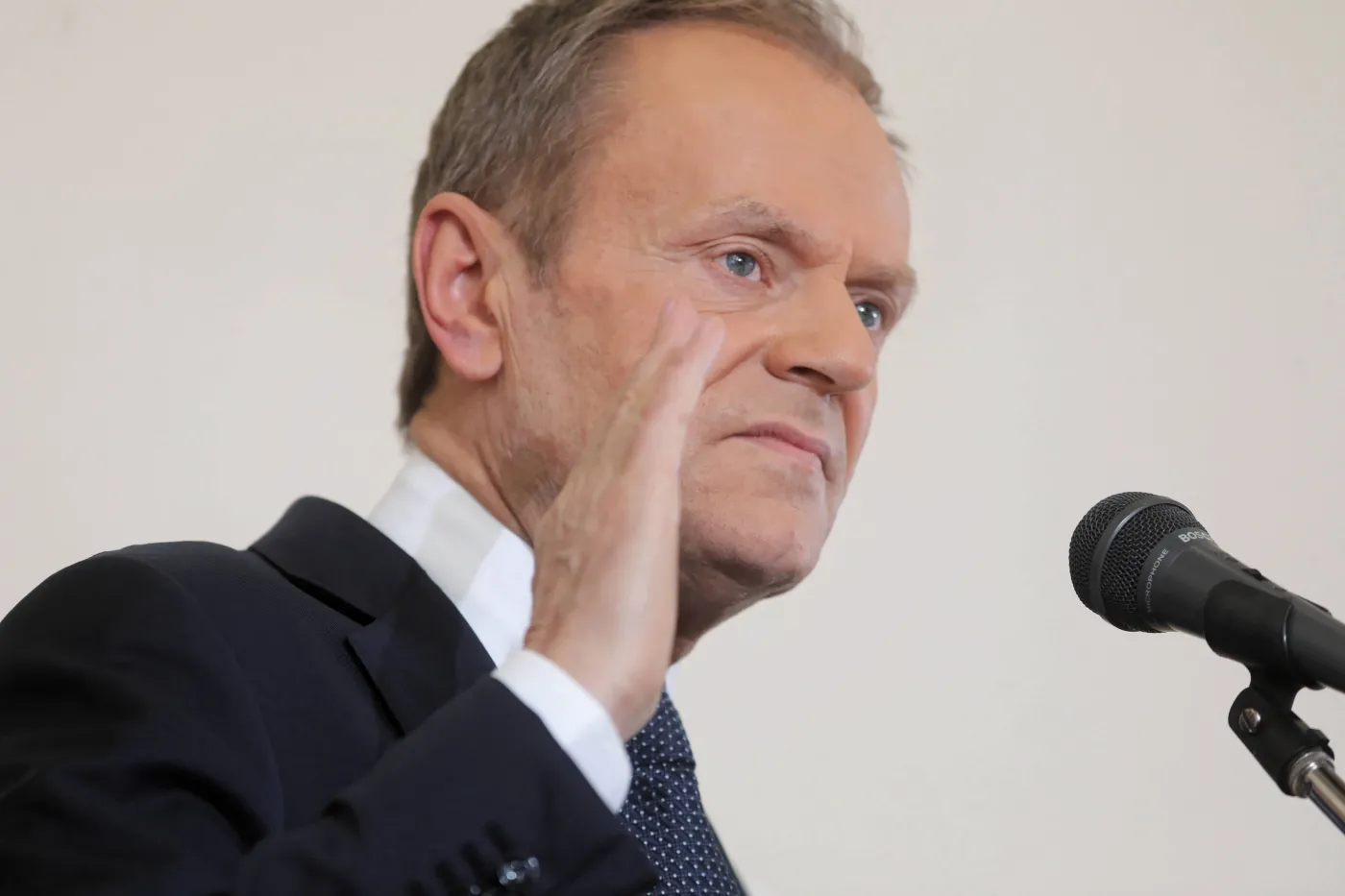 Tusk: Nazistowski prawnik byłby dumny z Orbana. Węgierscy europosłowie oburzeni