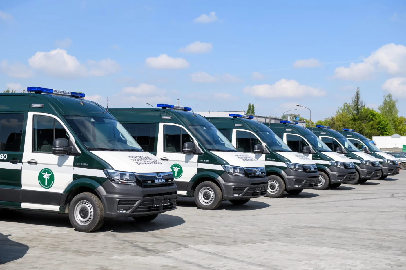 inspekcja-transportu-drogowego-otrzymala-nowe-radiowozy-27915969.jpg