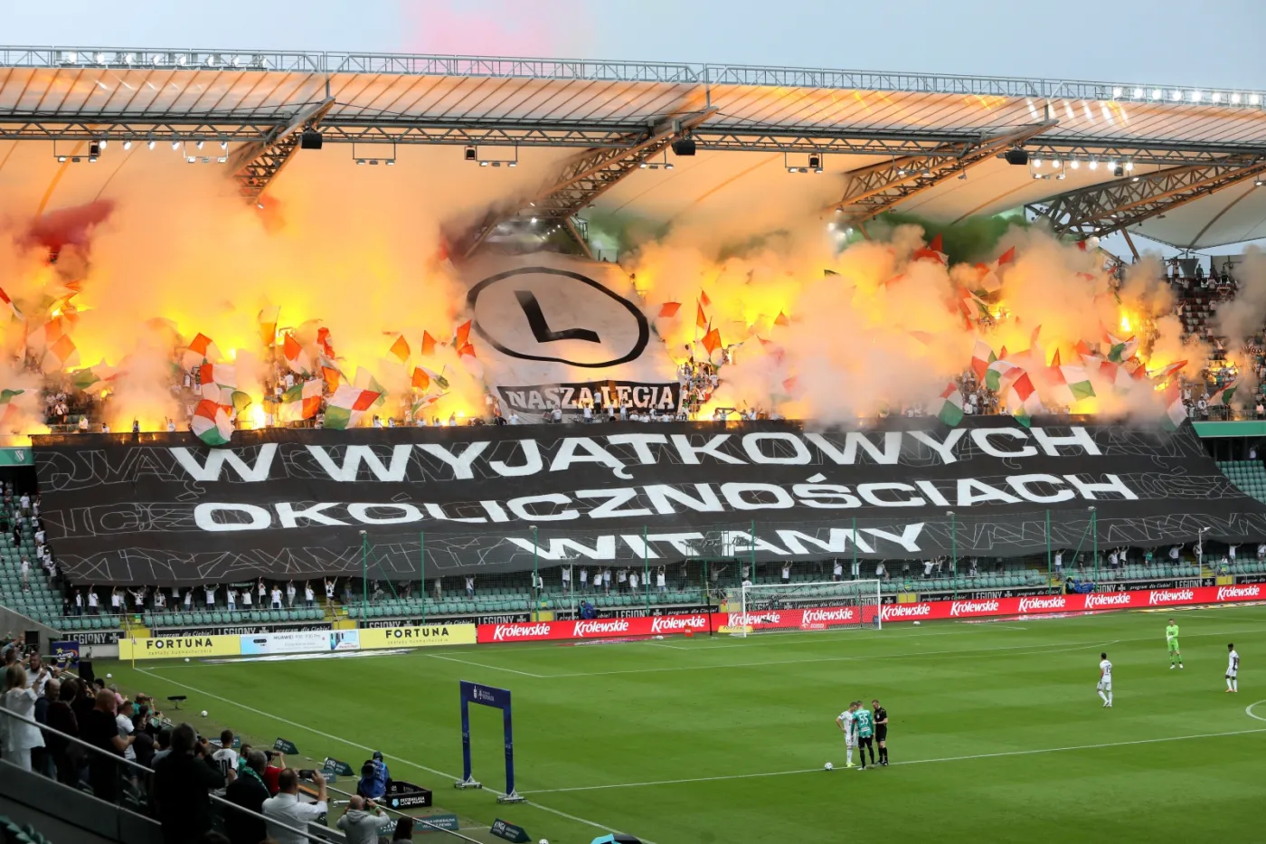 Kibice Legii nie stosowali się do wytycznych. Piłkarze zrobili, co do nich należało [WYNIKI i TABELA]