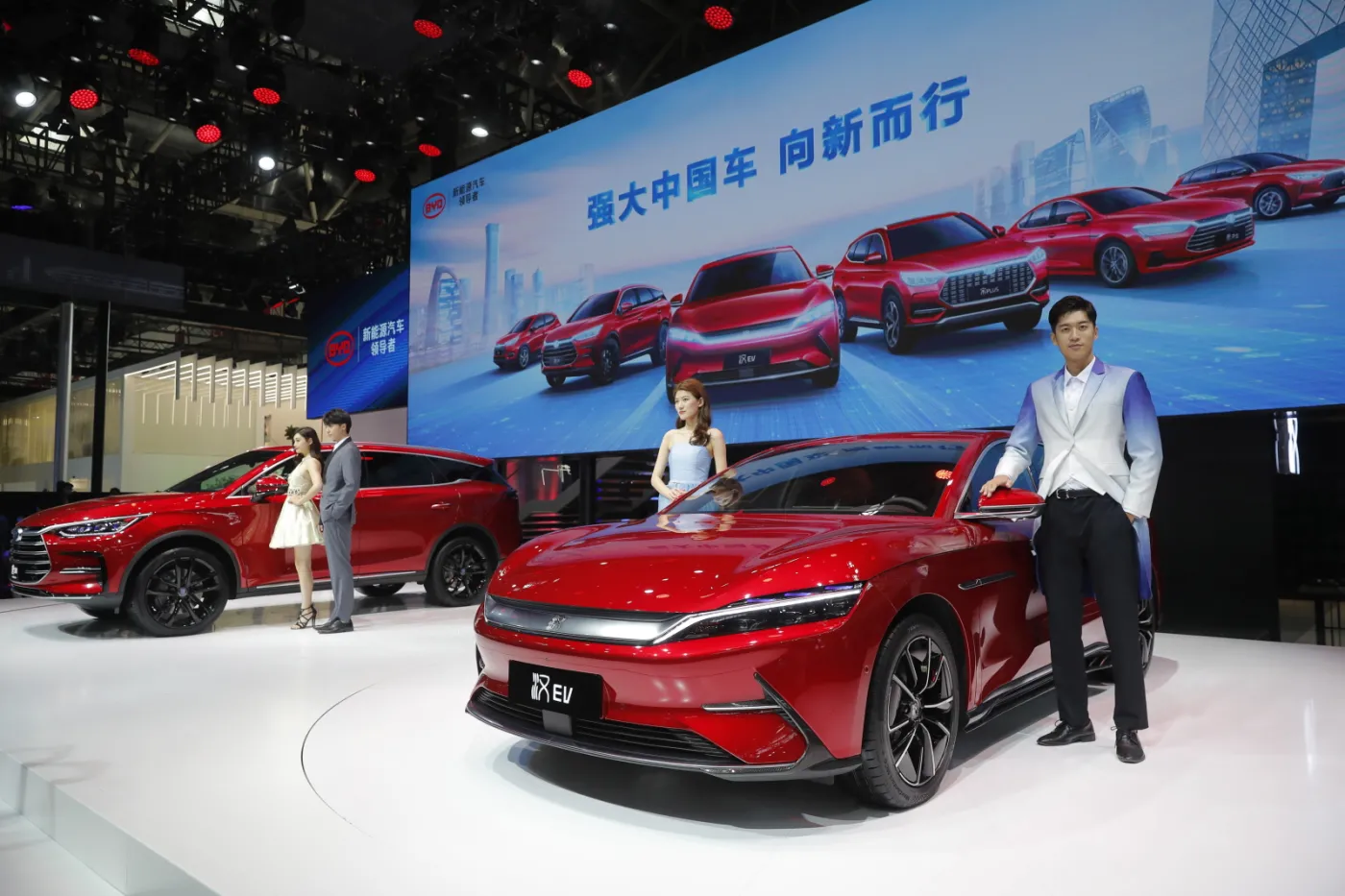 byd-tang-dm-oraz-han-czyli-elektryczny-suv-i-limuzyna-28227626.jpg