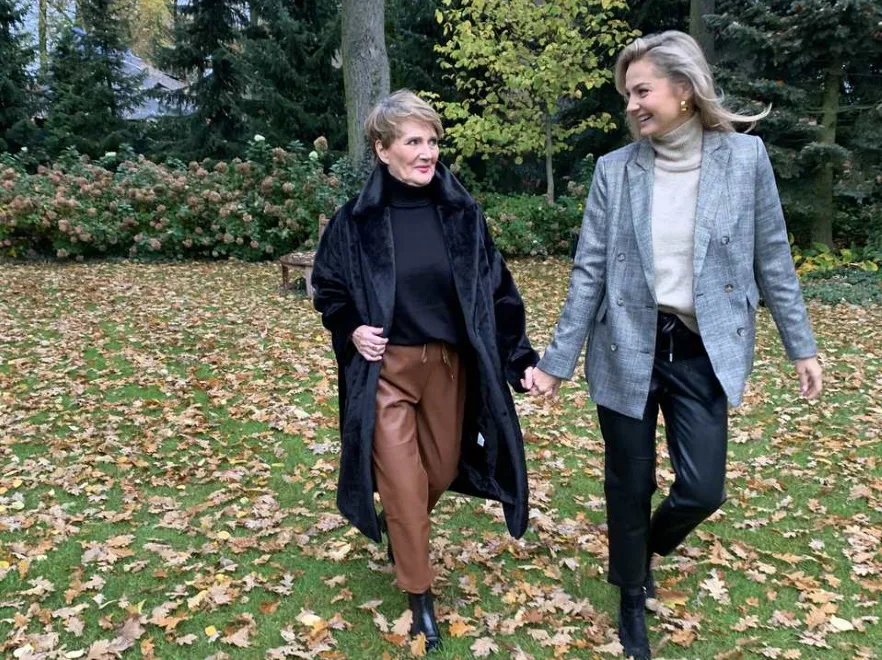 Już wiadomo, skąd ma doskonałe geny: Małgosia Socha pokazała mamę w kampanii swojej kolekcji ubrań