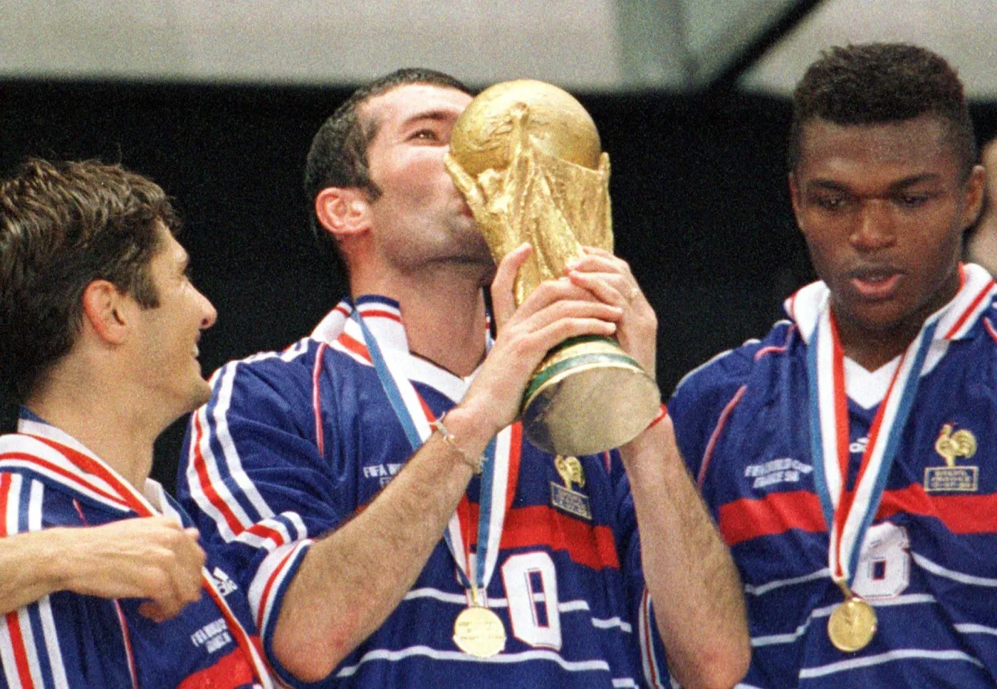 Koszulka Zidane'a z finału MŚ sprzedana. Kwota szokuje