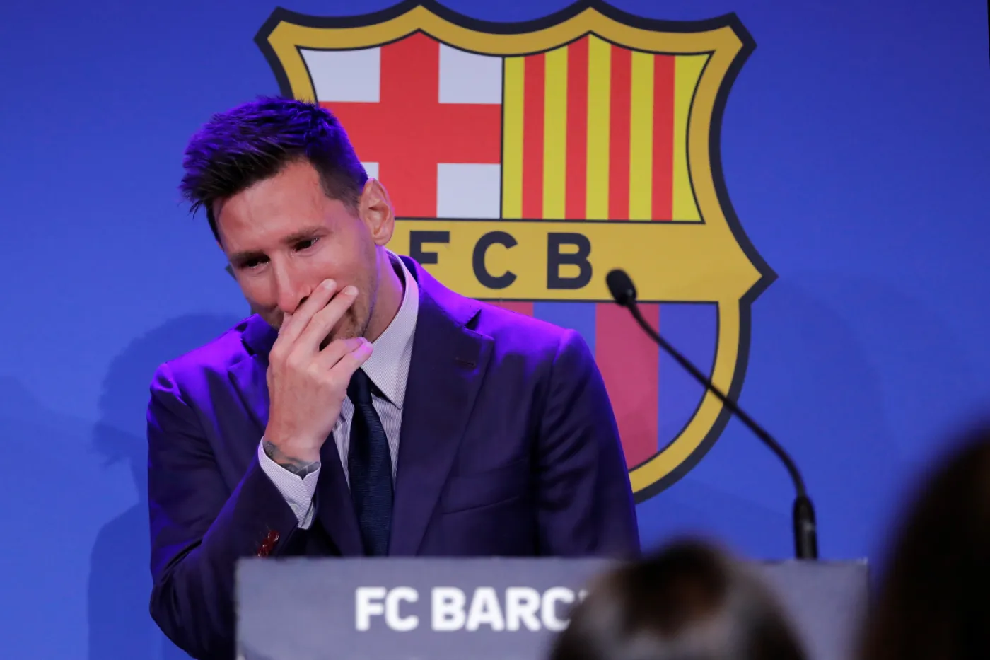 lionel-messi-podczas-pozegnalnej-konferencji-prasowej-37210067.jpg