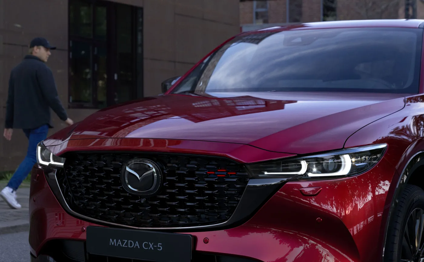 Mazda CX-5 z nową twarzą i techniką już w Polsce, chirurg ciął głęboko
