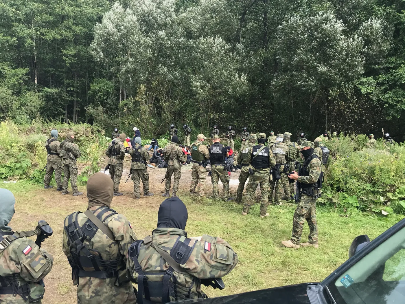 Czy Polacy chcą wpuszczać migrantów? Sondaż DGP i RMF FM