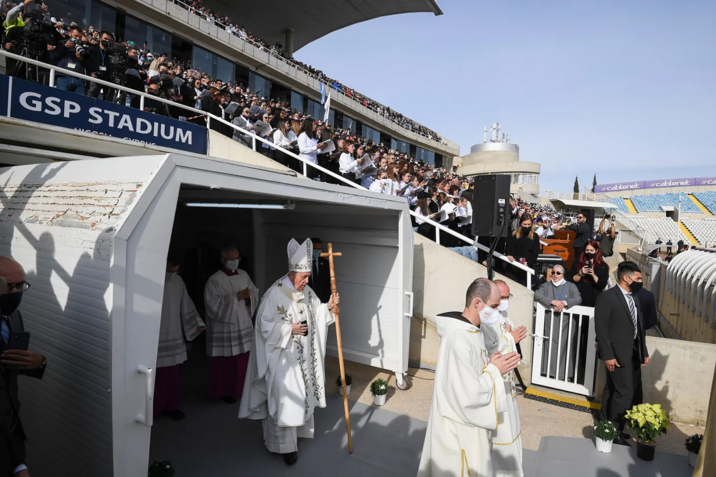 Papież Franciszek przed mszą na stadionie GSP w Nikozji